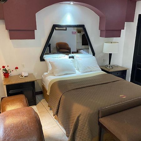 Hotel Yolanda Тіхуана Екстер'єр фото